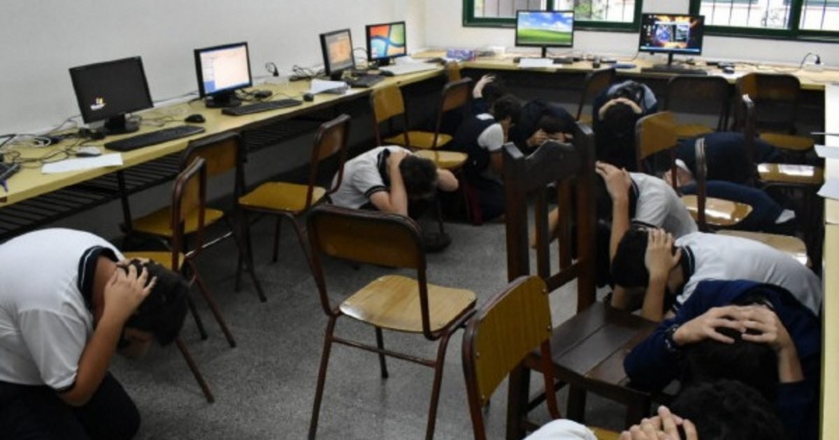 Evacuar también se practica: dos simulacros por año en cada turno